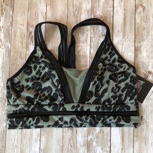 Victoria’s Secret Sports Bra size: M